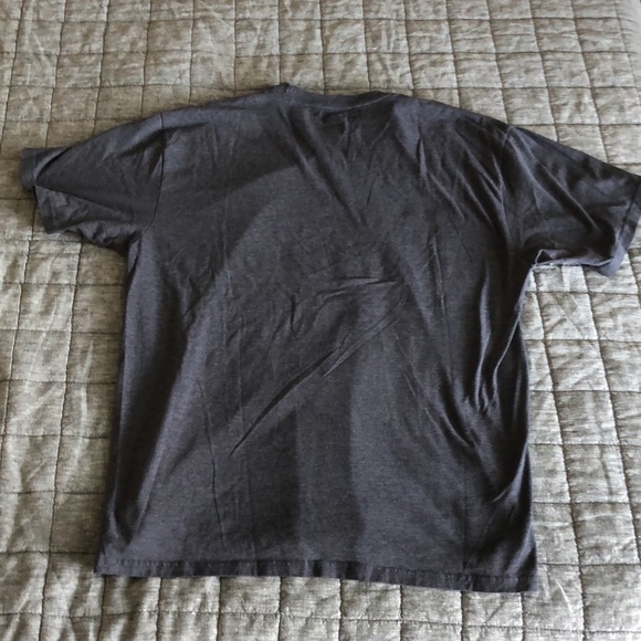 Quiksilver Men’s Large, dark gray T-shirt - like new! - Picture 3 of 3